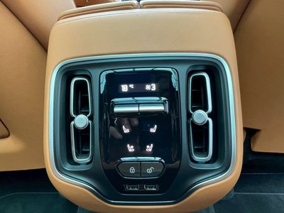 صورة مصغرة 58 لـ 2024 Aston Martin DBX