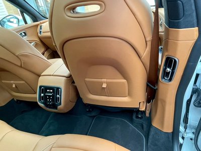 صورة مصغرة 57 لـ 2024 Aston Martin DBX