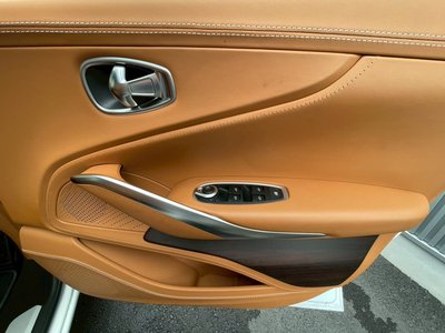 صورة مصغرة 43 لـ 2024 Aston Martin DBX