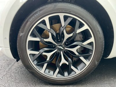 صورة مصغرة 32 لـ 2024 Aston Martin DBX