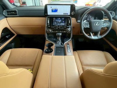 صورة مصغرة 2 لـ 2024 Aston Martin DBX