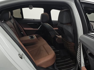 2026 BMW 5 SERIES — миниатюра 16