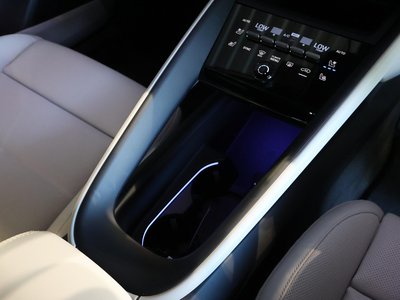 2025 Porsche MACAN 缩略图 23