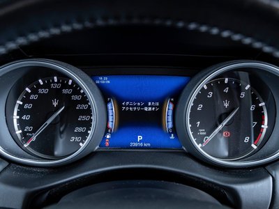 MASERATI LEVANTE - 9