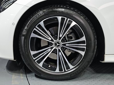 MERCEDES-BENZ E-CLASS - 6