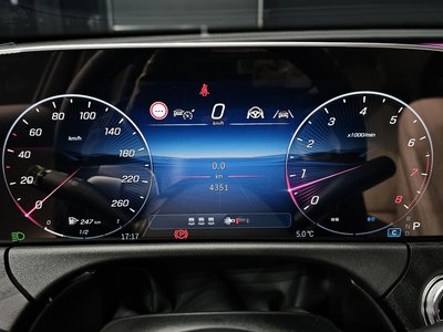 MERCEDES-BENZ E-CLASS - 8