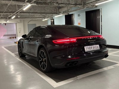 صورة 4 لـ 2020 Porsche PANAMERA