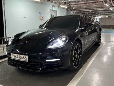 صورة 1 لـ 2020 Porsche PANAMERA