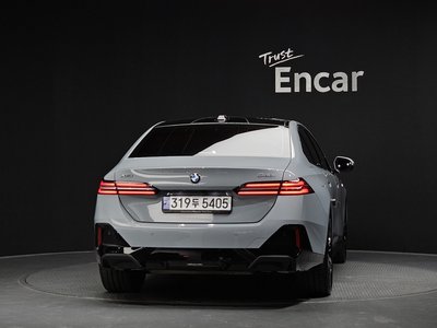BMW 5 SERIES - 4