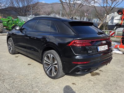 AUDI Q8 - 4