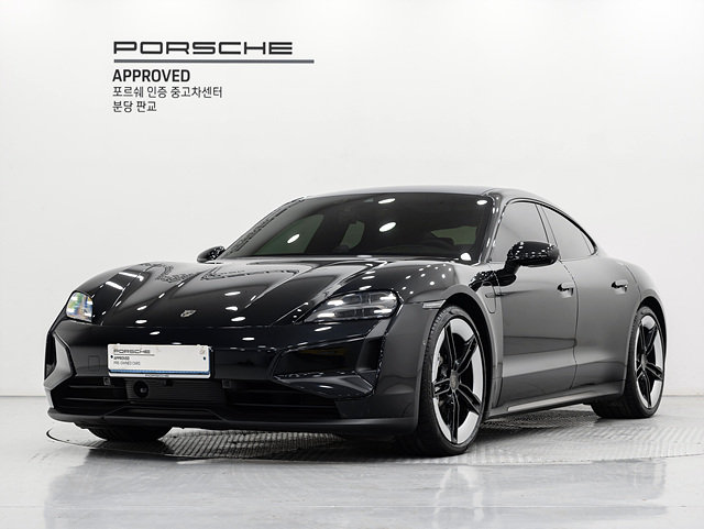 PORSCHE TAYCAN - View 1