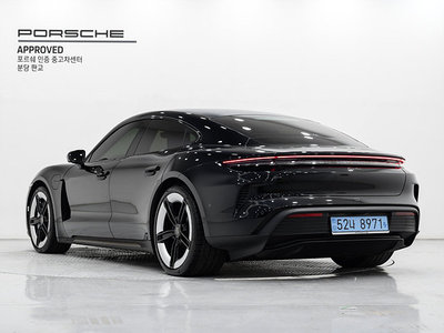 PORSCHE TAYCAN - 4