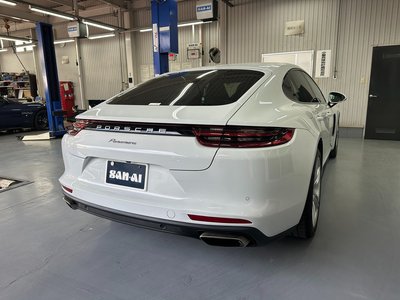 PORSCHE PANAMERA - 8