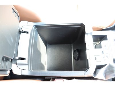 2021 Toyota LAND CRUISER PRADO thumbnail 32