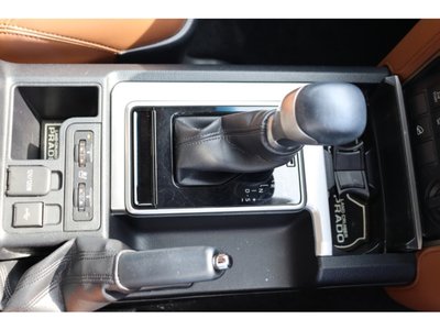 2021 Toyota LAND CRUISER PRADO thumbnail 29