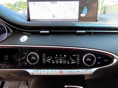 2022 Genesis ELECTRIFIED GV70 thumbnail 13