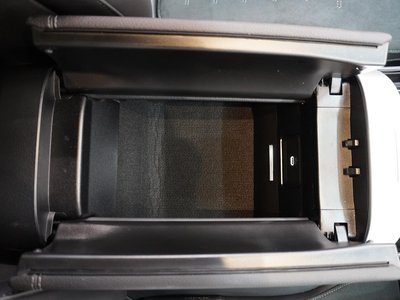 2025 Mercedes-BENZ C-CLASS — миниатюра 35