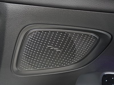 2025 Mercedes-BENZ C-CLASS — миниатюра 64