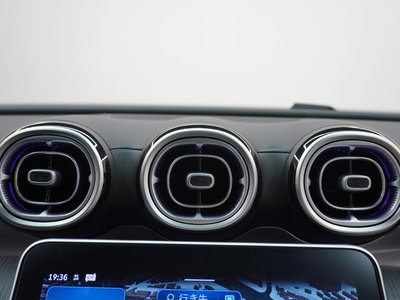 2025 Mercedes-BENZ C-CLASS — миниатюра 31