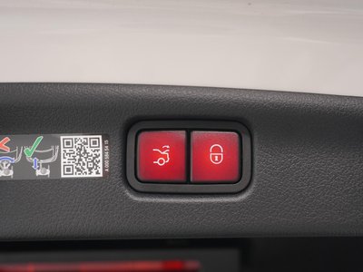 2025 Mercedes-BENZ C-CLASS — миниатюра 52