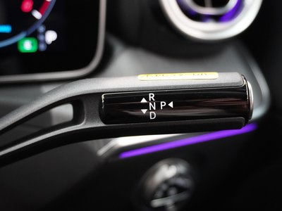 2025 Mercedes-BENZ C-CLASS — миниатюра 21
