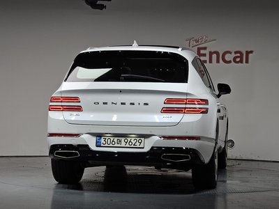 صورة 3 لـ 2023 Genesis GV80