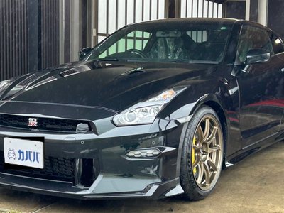 NISSAN GT-R - 1