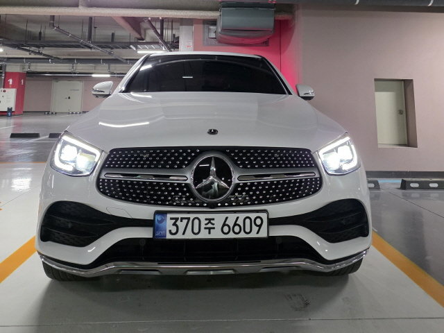 MERCEDES-BENZ GLC - View 1