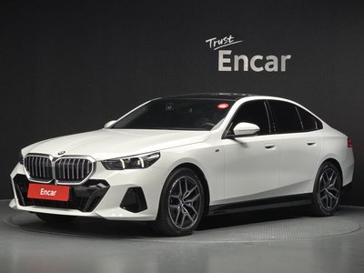 BMW 5 SERIES - 1