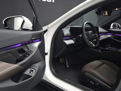 BMW 5 SERIES - 10