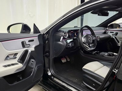 MERCEDES-BENZ CLA - 10