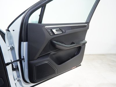صورة مصغرة 23 لـ 2022 Porsche MACAN