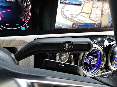 MERCEDES-BENZ CLA - 9