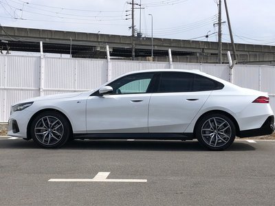 BMW 5 SERIES - 5