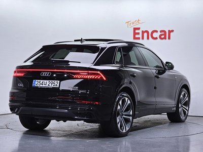 AUDI Q8 - 2