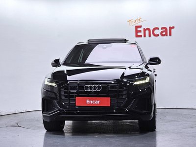 AUDI Q8 - 3