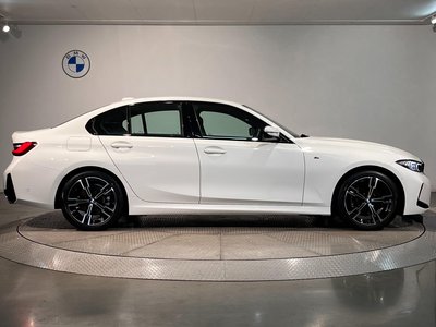 2025 BMW 3 SERIES photo 10