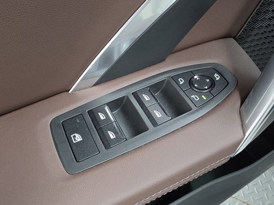 2025 BMW X1 缩略图 38