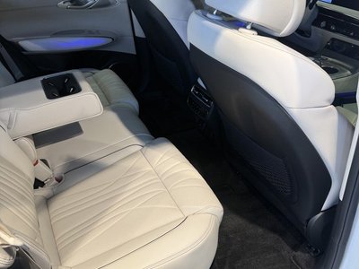 2026 Genesis GV70 — миниатюра 13