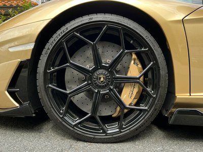صورة 2 لـ 2020 Lamborghini AVENTADOR