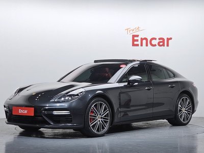 PORSCHE PANAMERA - 1