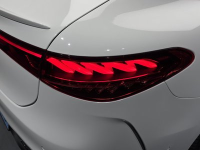 MERCEDES-BENZ EQS - 10