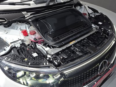MERCEDES-BENZ EQS - 7