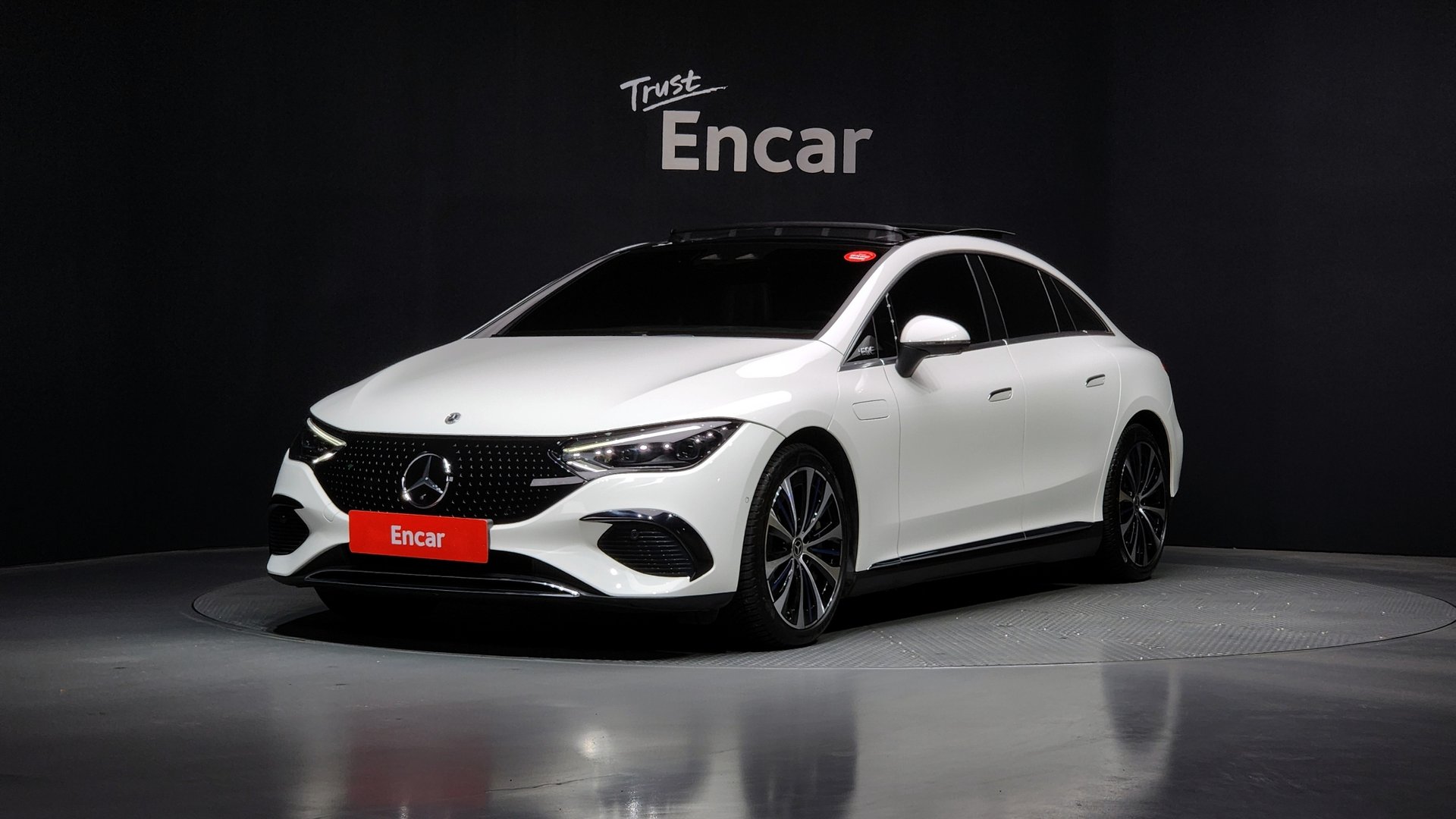 MERCEDES-BENZ EQE - View 1