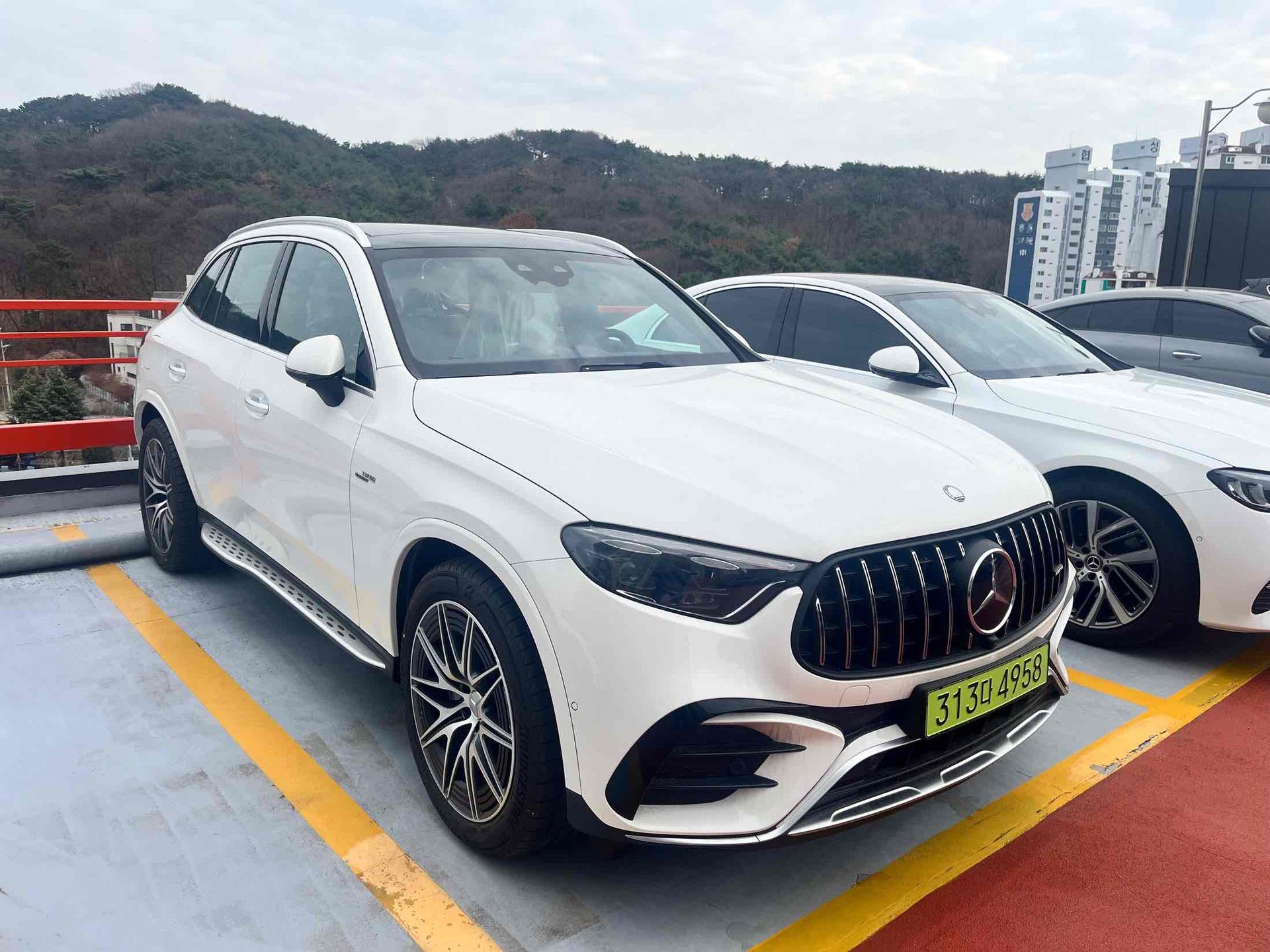 MERCEDES-BENZ GLC - View 1