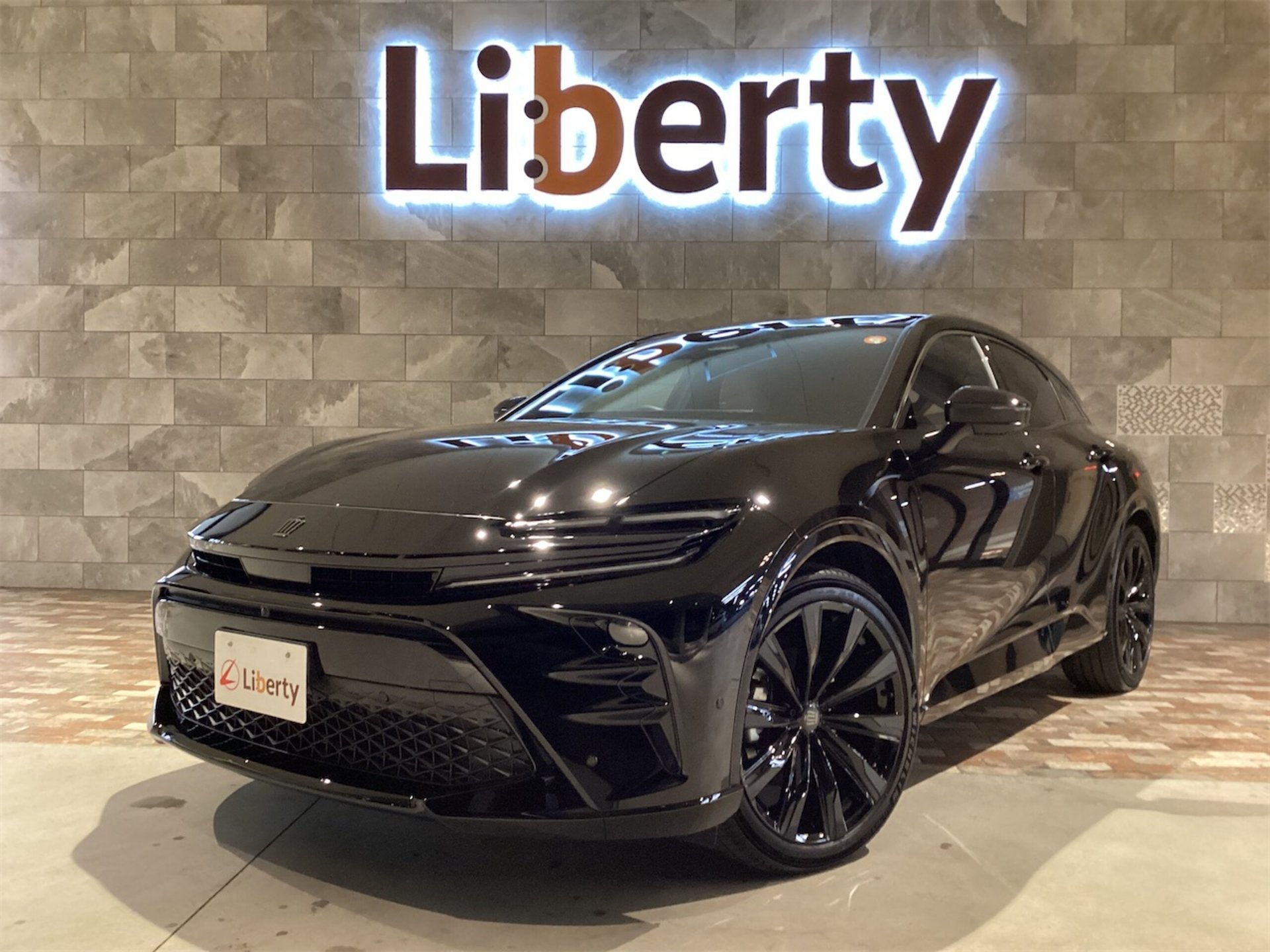 TOYOTA CROWN SPORT - View 1