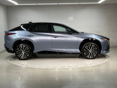 2023 Lexus RZ 照片 3