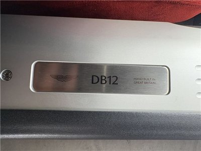 ASTON MARTIN DB12 - 9