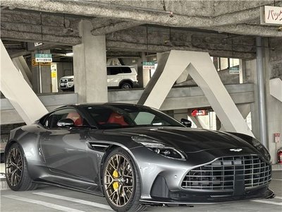 ASTON MARTIN DB12 - 1