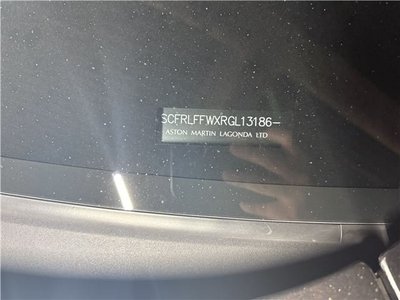 ASTON MARTIN DB12 - 10